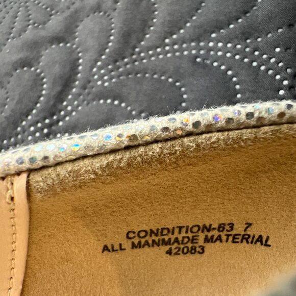 Anne Michelle Condition-63 Pointy-Toe Heel Silver Bling Pump US 7/EU37 Chic Cute - Picture 9 of 9